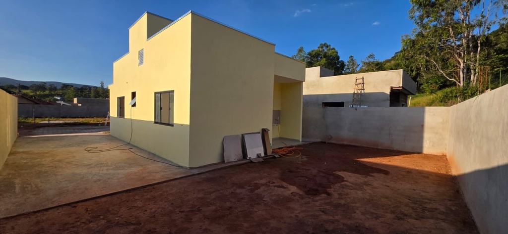 residential-/-home-2-quartos-corte-de-pedra-lambari-mg