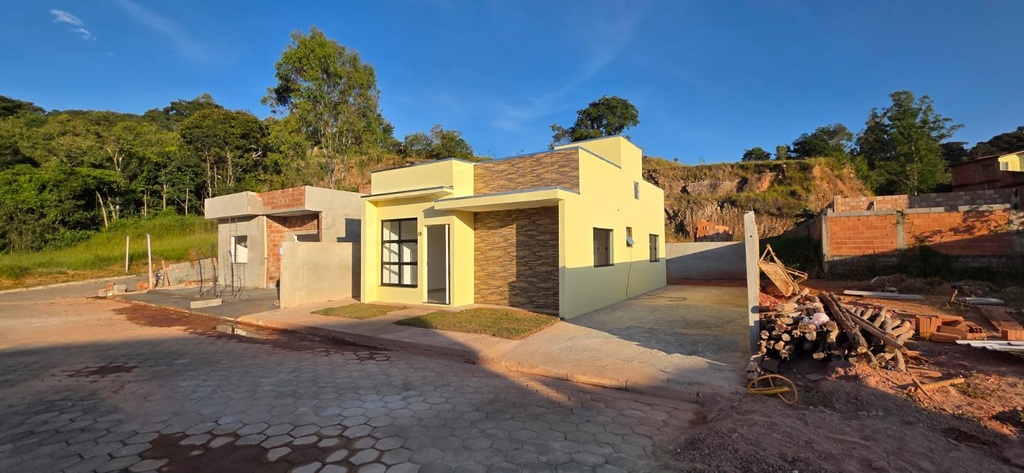 residential-/-home-2-quartos-corte-de-pedra-lambari-mg
