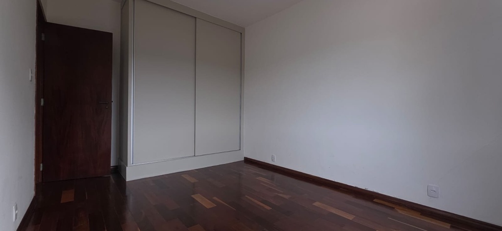 residential-/-home-3-quartos-jardim-do-lago-lambari-mg