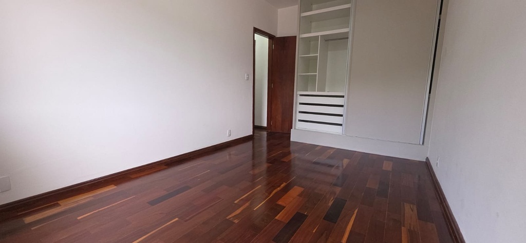 residential-/-home-3-quartos-jardim-do-lago-lambari-mg