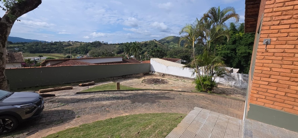 residential-/-home-3-quartos-jardim-do-lago-lambari-mg