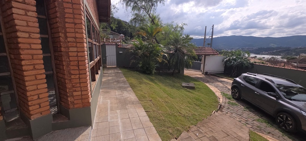 residential-/-home-3-quartos-jardim-do-lago-lambari-mg