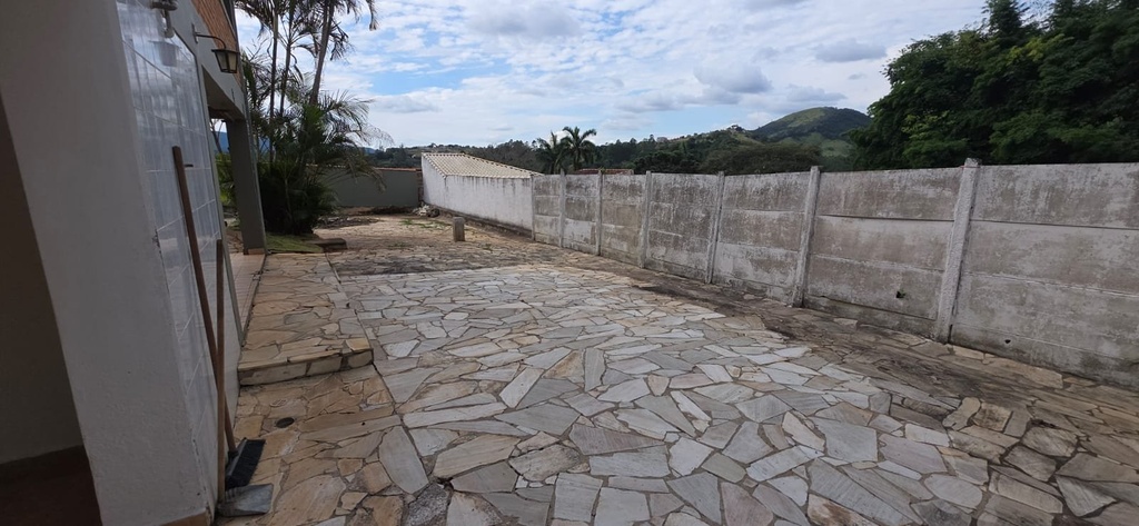 residential-/-home-3-quartos-jardim-do-lago-lambari-mg