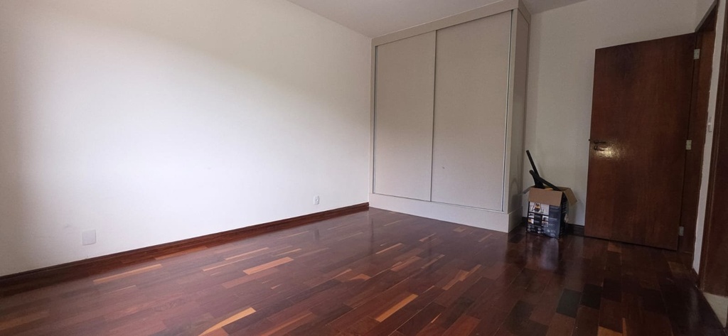 residential-/-home-3-quartos-jardim-do-lago-lambari-mg