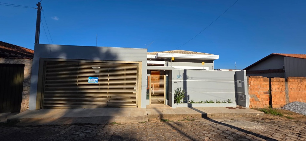 residential-/-home-3-quartos-185m2-alberto-franco-lambari-mg