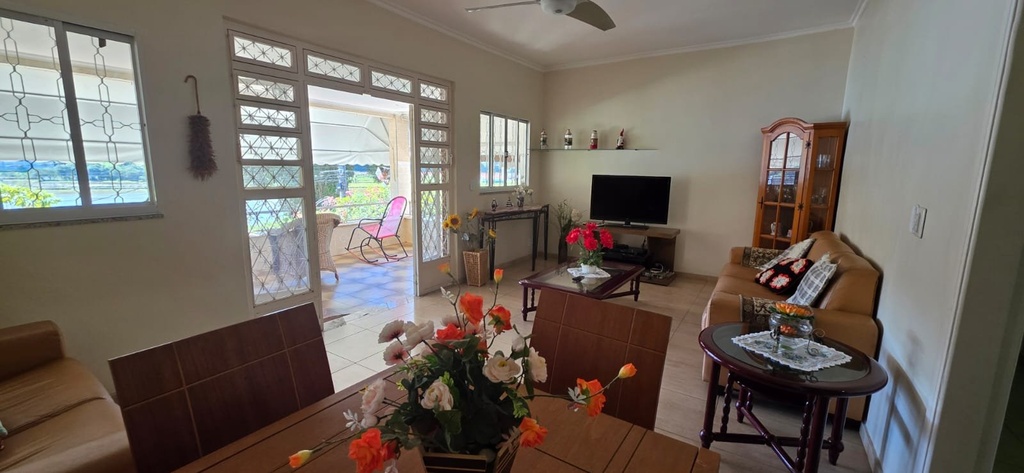 residential-/-home-3-quartos-volta-do-lago-lambari-mg