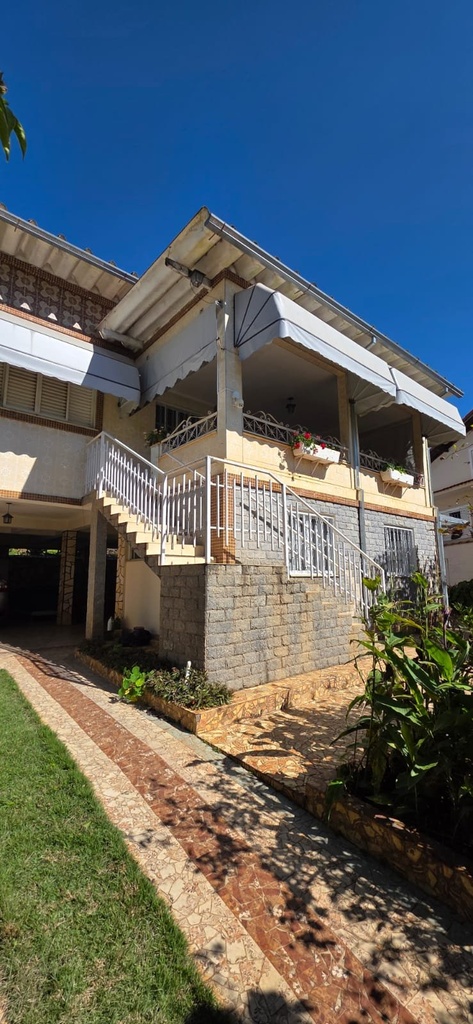 residential-/-home-3-quartos-volta-do-lago-lambari-mg
