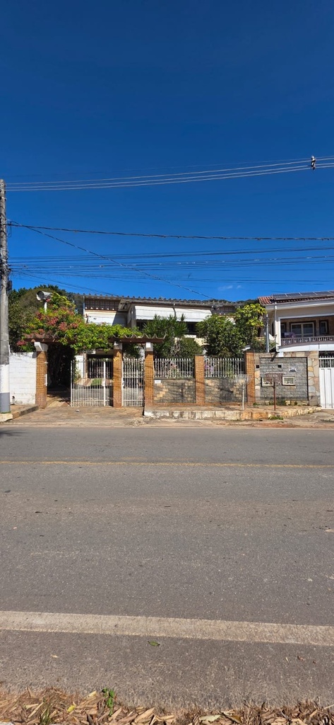 residential-/-home-3-quartos-volta-do-lago-lambari-mg