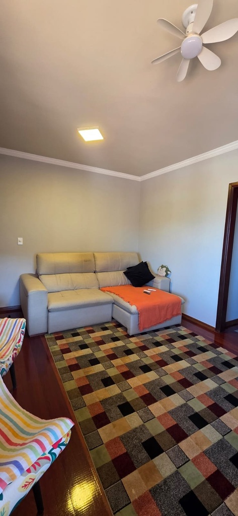 residential-/-home-3-quartos-alvorada-lambari-mg