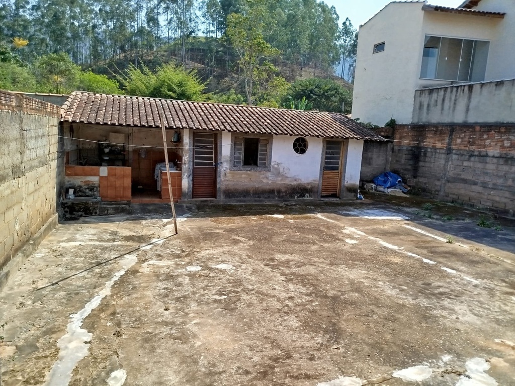 residential-/-home-3-quartos-corredor-lambari-mg